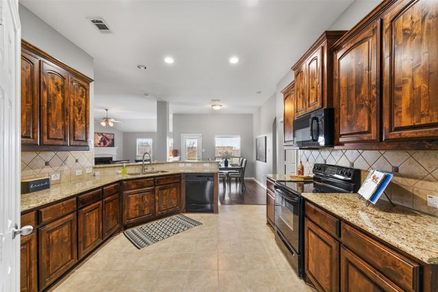 101 Paddock Lane, Mclendon Chisholm, TX 75032