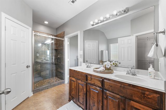 101 Paddock Lane, Mclendon Chisholm, TX 75032