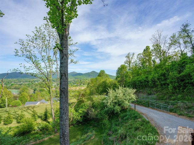 345 Moorehill Drive, Waynesville, NC 28786