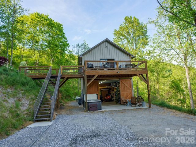 345 Moorehill Drive, Waynesville, NC 28786