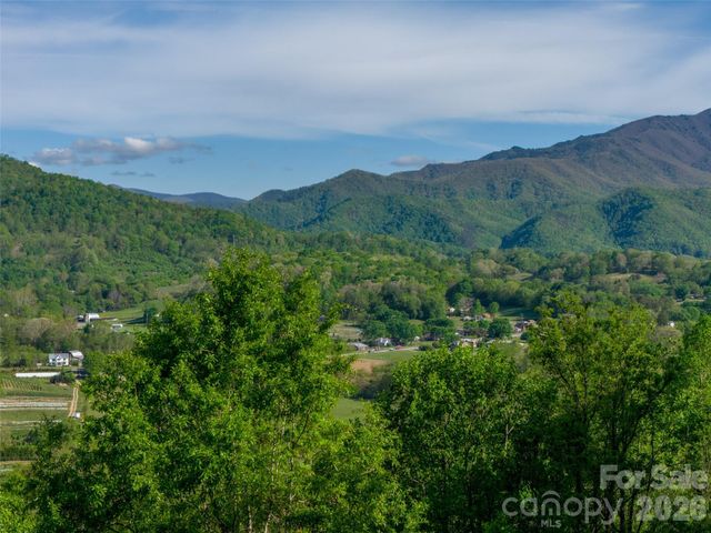 345 Moorehill Drive, Waynesville, NC 28786