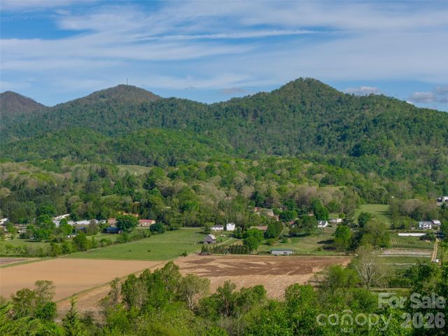 345 Moorehill Drive, Waynesville, NC 28786
