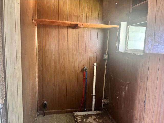 506 E Division St, New Castle, PA 16101