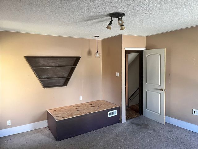 506 E Division St, New Castle, PA 16101