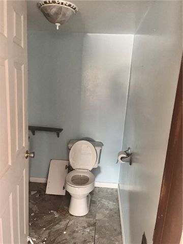 506 E Division St, New Castle, PA 16101