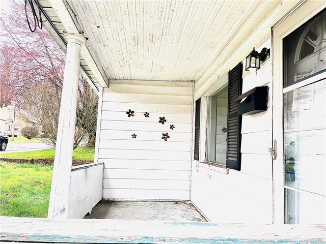 506 E Division St, New Castle, PA 16101