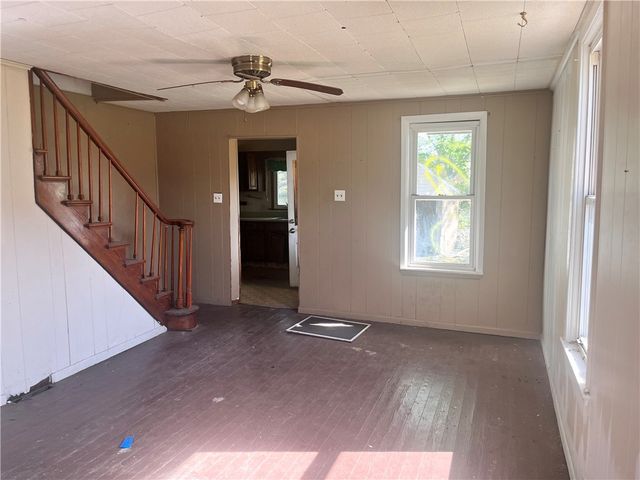 506 E Division St, New Castle, PA 16101