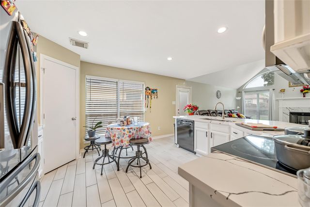 2224 Shady Pine Dr, Conroe, TX 77301