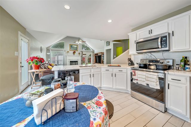 2224 Shady Pine Dr, Conroe, TX 77301