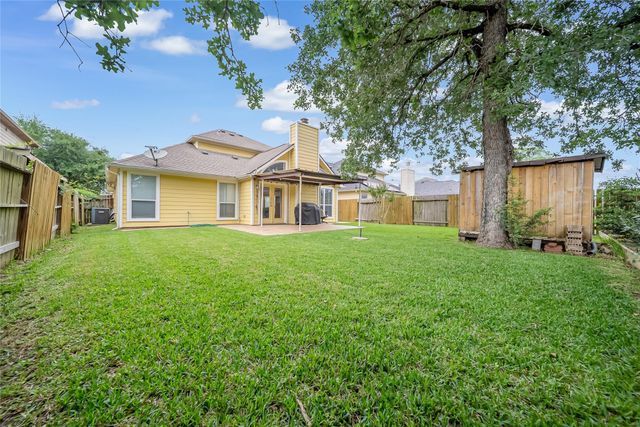 2224 Shady Pine Dr, Conroe, TX 77301