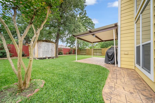 2224 Shady Pine Dr, Conroe, TX 77301