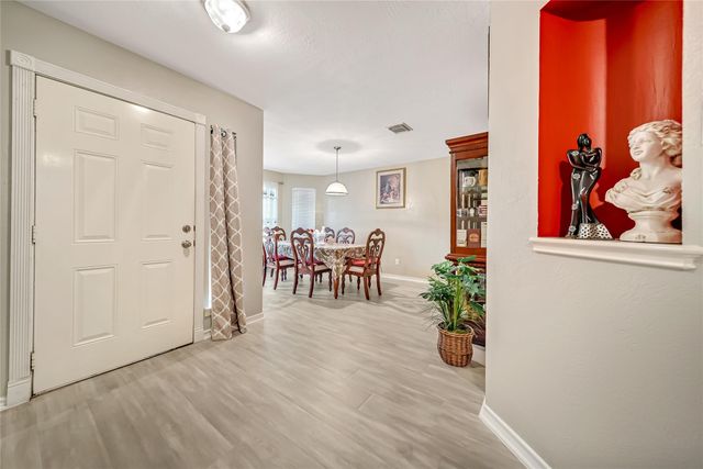 2224 Shady Pine Dr, Conroe, TX 77301