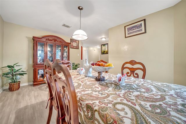 2224 Shady Pine Dr, Conroe, TX 77301