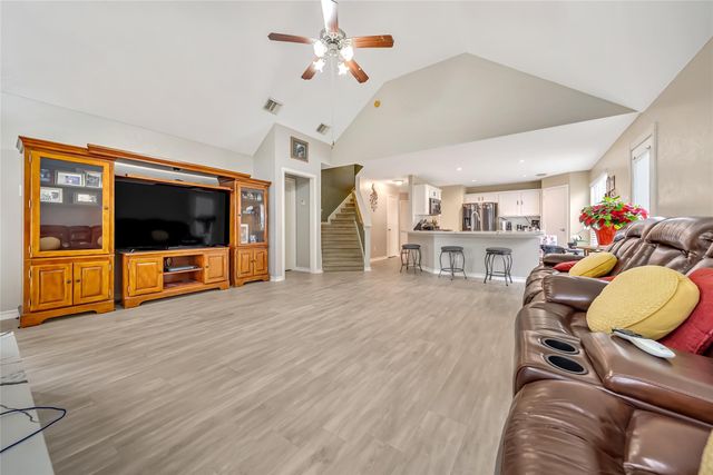 2224 Shady Pine Dr, Conroe, TX 77301