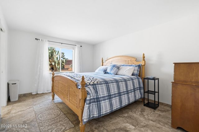 232 N Abrego Drive, Green Valley, AZ 85614
