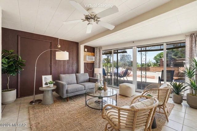 232 N Abrego Drive, Green Valley, AZ 85614
