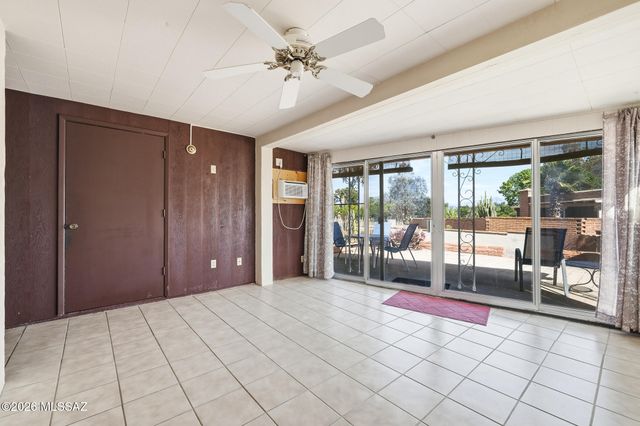 232 N Abrego Drive, Green Valley, AZ 85614