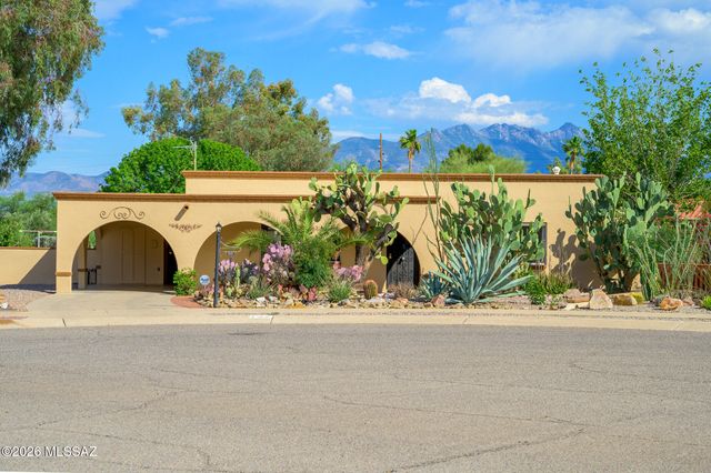 232 N Abrego Drive, Green Valley, AZ 85614