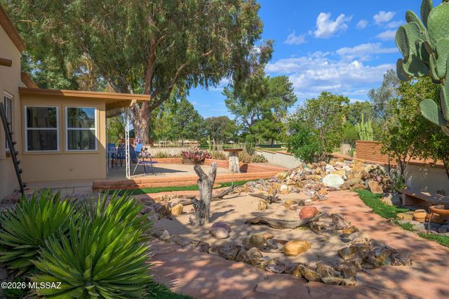 232 N Abrego Drive, Green Valley, AZ 85614