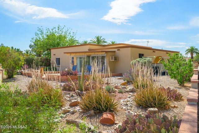 232 N Abrego Drive, Green Valley, AZ 85614