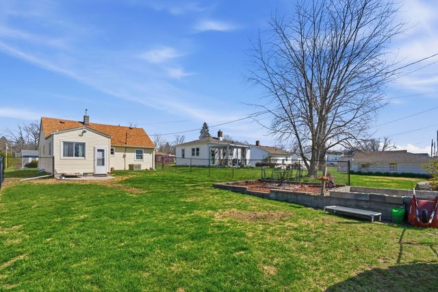 1507 W 38th Street, Davenport, IA 52806