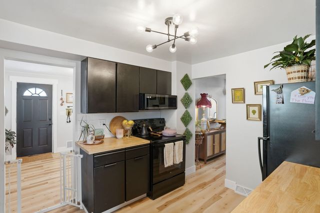 1507 W 38th Street, Davenport, IA 52806