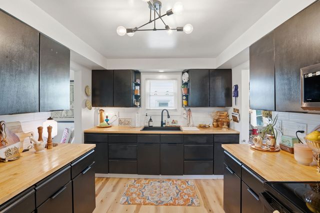 1507 W 38th Street, Davenport, IA 52806