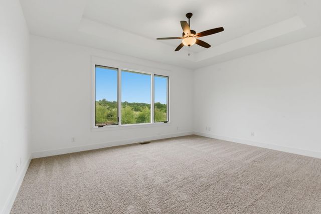 3215 W Bluffview Street, Springfield, MO 65810