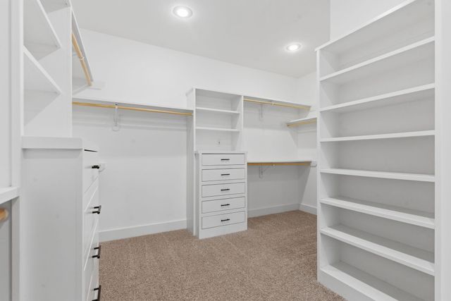 3215 W Bluffview Street, Springfield, MO 65810