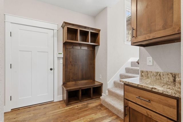 3215 W Bluffview Street, Springfield, MO 65810