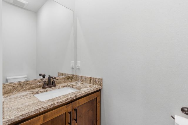 3215 W Bluffview Street, Springfield, MO 65810