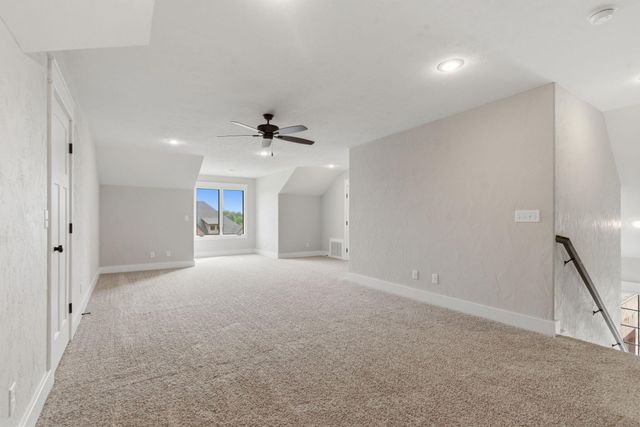 3215 W Bluffview Street, Springfield, MO 65810