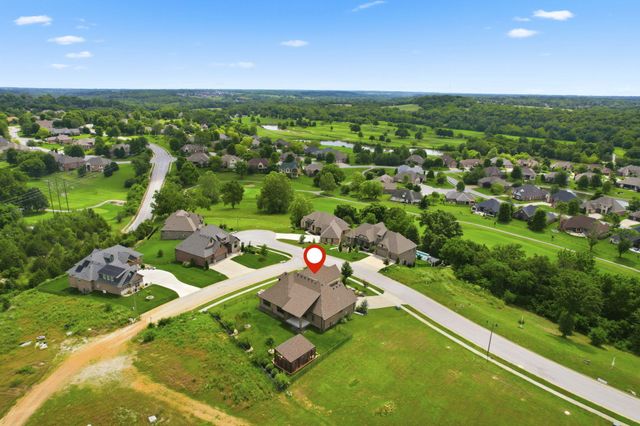 3215 W Bluffview Street, Springfield, MO 65810