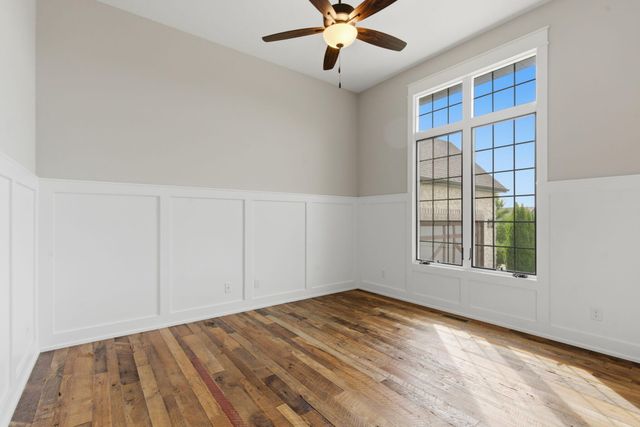3215 W Bluffview Street, Springfield, MO 65810