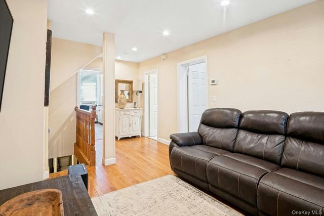20 Waller Avenue, Ossining, NY 10562