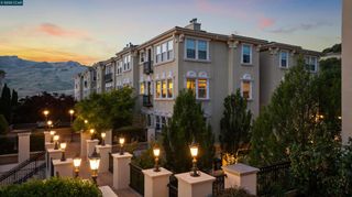 1233 Symphony Way, Vallejo, CA 94591