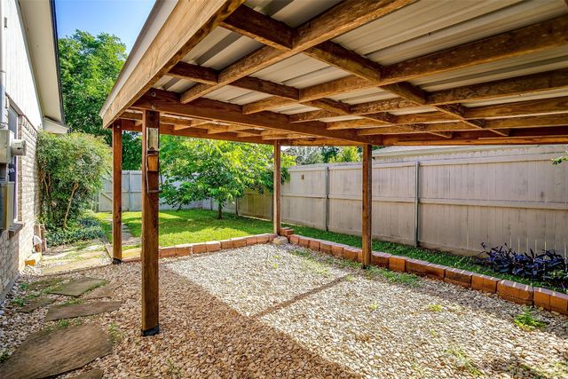 221 Sierra Drive, Joshua, TX 76058