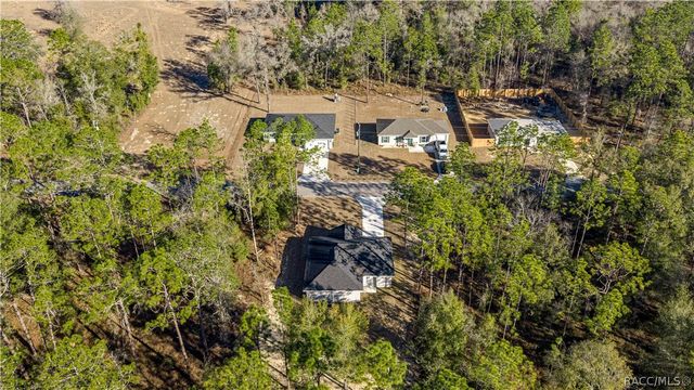 24370 NW Falcon Avenue, Dunnellon, FL 34431