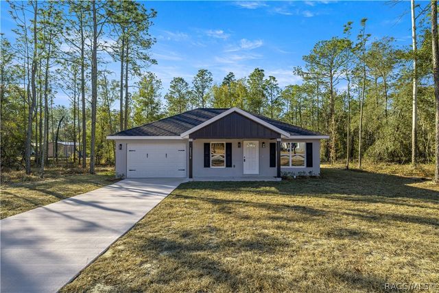 24370 NW Falcon Avenue, Dunnellon, FL 34431