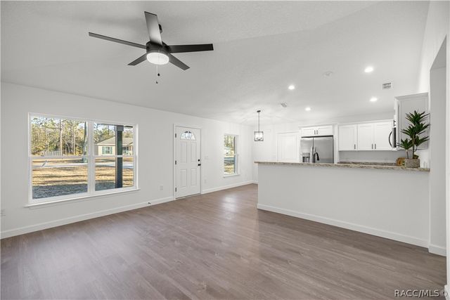 24370 NW Falcon Avenue, Dunnellon, FL 34431