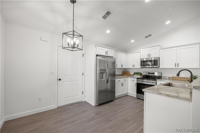 24370 NW Falcon Avenue, Dunnellon, FL 34431