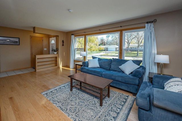 4655 N 108th STREET, Wauwatosa, WI 53225