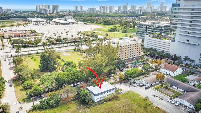 407 SE 9th Court 3, Hallandale Beach, FL 33009