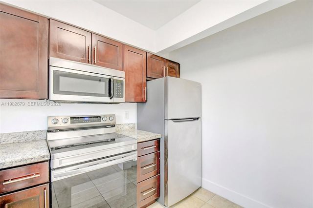 407 SE 9th Court 3, Hallandale Beach, FL 33009