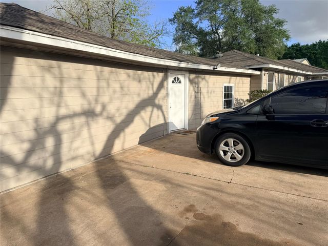 13217 Player Street B, Houston, TX 77045