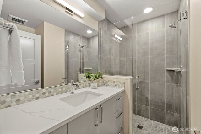 903 A NW 56th Street, Seattle, WA 98107