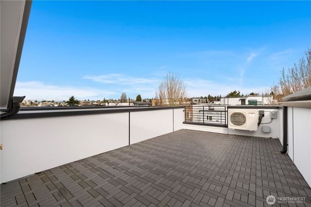 903 A NW 56th Street, Seattle, WA 98107