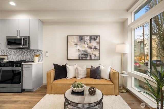 903 A NW 56th Street, Seattle, WA 98107