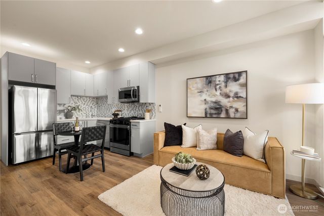 903 A NW 56th Street, Seattle, WA 98107