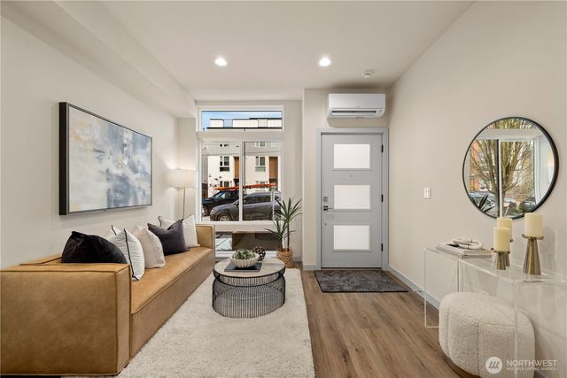 903 A NW 56th Street, Seattle, WA 98107